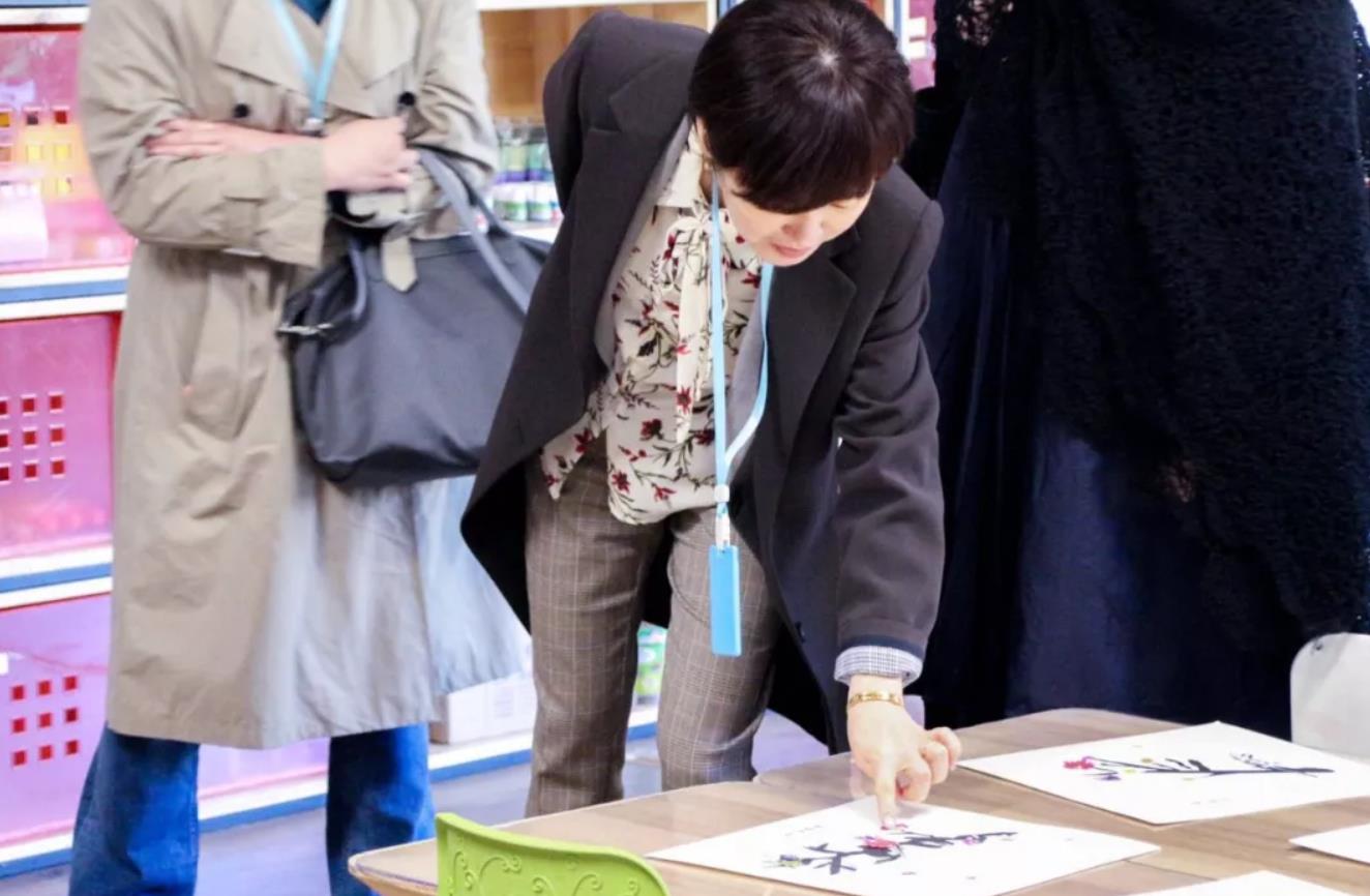 韓國FriendsMon代表參觀紅黃藍，與竹兜共同推進教育項目合作